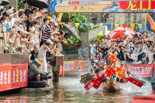 Đổng Lộ: Người Trung Quốc phải đá dưới chân Việt Nam 20 năm, đá dưới chân Nhật Bản 50 năm